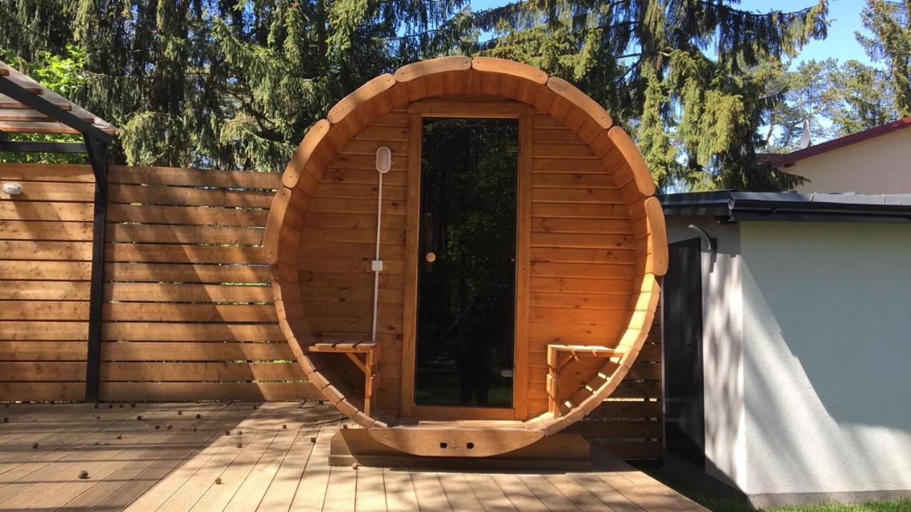 Luksusowy Apartament Pod Lasem, Otwock -Shared Garden, Sauna, Wood Hot Tub! Hot Tub Seasonal! エクステリア 写真